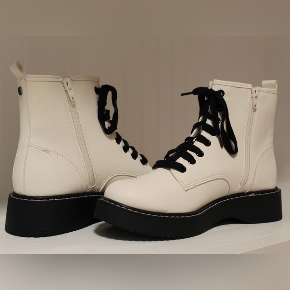Madden Girl Shoes - Madden NYC Women's Size 8 Off-White Moto Lace Up Nappa Bootie Boots NIB